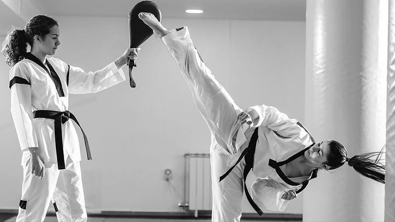 چگونه یک مربی کاراته می تواند به سه گام ساده در ورزشکاران انگیزه ایجاد کند؟