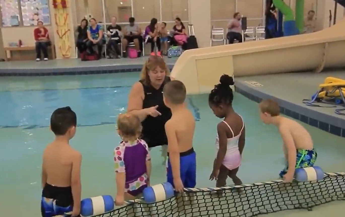 آموزش شنای نونهالان - قبل از رسیدن به سن مدرسه