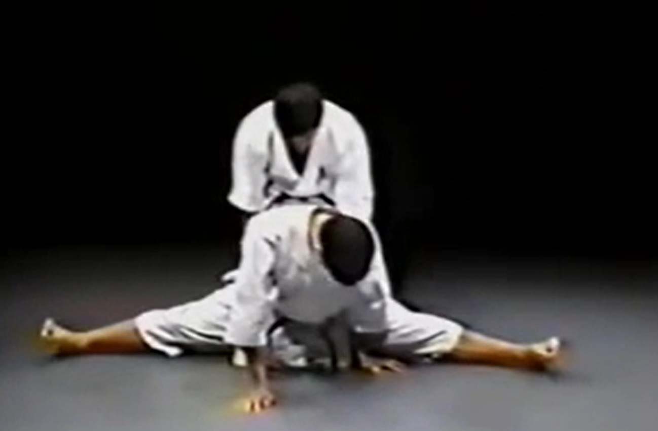 تمرینات قدرتی کاراته سبک گوجوریو - استاد موریو هیگانا